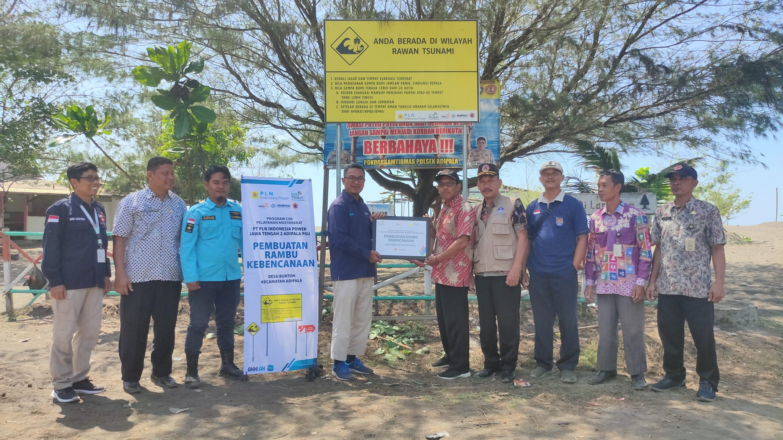 Pasang 12 Rambu Kebencanaan di Bunton