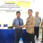 Lazismu Blora dan IROPIN Berbagi Kacamata Gratis untuk Meningkatkan Kesehatan Mata Pelajar dan Guru di Kabupaten Blora