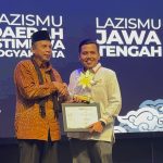 Foto penghargaan Lazismu Jawa Tengah
