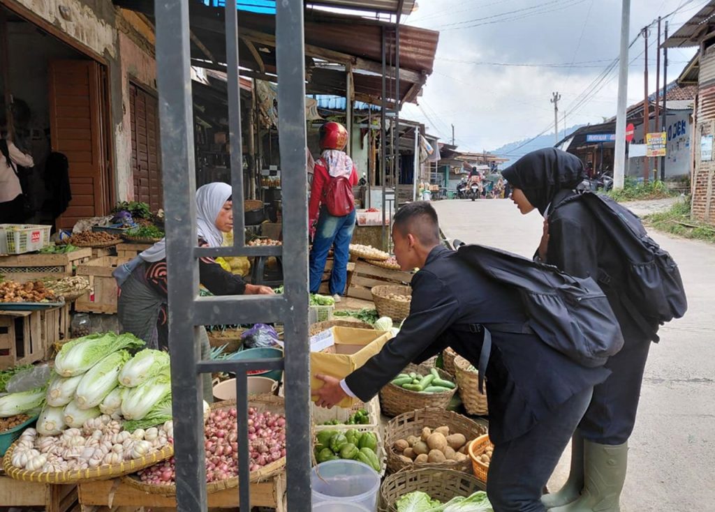 WhatsApp Image 2025-12-06 at 20.47.20 (1) Lazismu Batang kembali menerima amanah kebaikan dari pelajar.