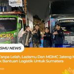Relawan Lazismu dan MDMC Jateng memuat bantuan logistik ke dalam truk untuk korban bencana Sumatera