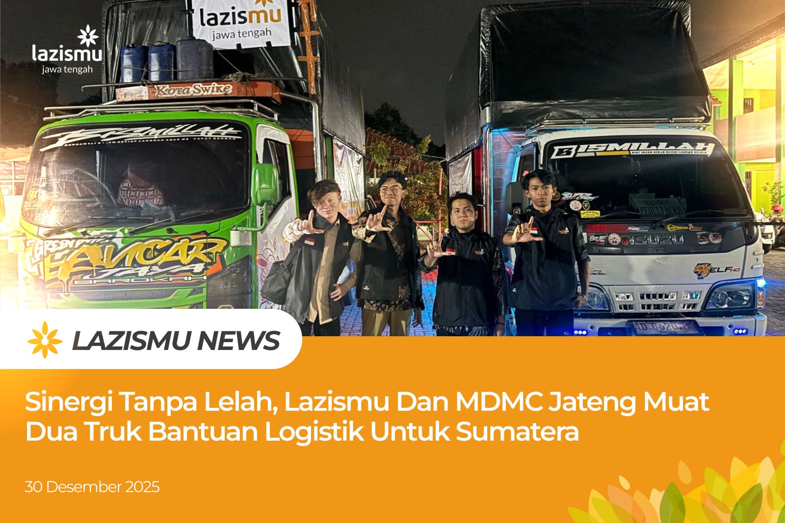 Relawan Lazismu dan MDMC Jateng memuat bantuan logistik ke dalam truk untuk korban bencana Sumatera