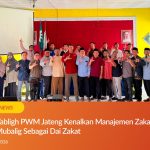 Suprapto selaku Manajer Area Lazismu Jateng memaparkan materi manajemen zakat kepada para mubalig di acara Sekolah Tabligh Brebes.