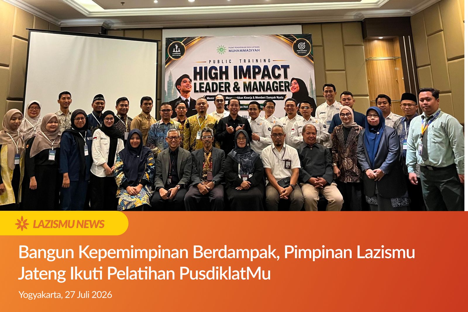 Delapan pimpinan dan manajer Lazismu Jawa Tengah saat mengikuti pelatihan kepemimpinan PusdiklatMu di Yogyakarta.